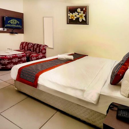 Airport Hotel Edge Home Stay นิวเดลี ภายนอก รูปภาพ