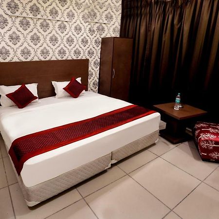 Airport Hotel Edge Home Stay นิวเดลี ภายนอก รูปภาพ