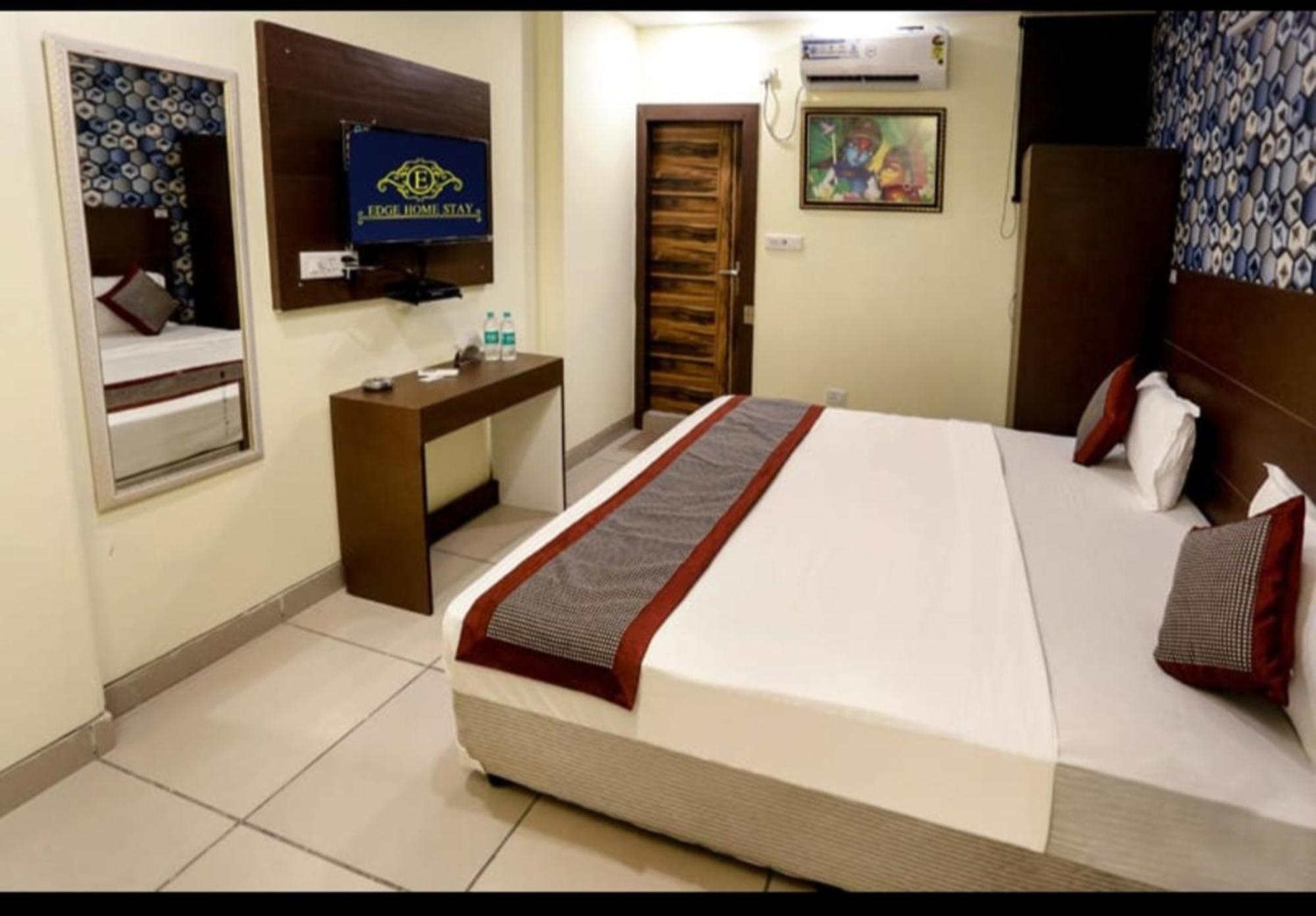 Airport Hotel Edge Home Stay นิวเดลี ภายนอก รูปภาพ