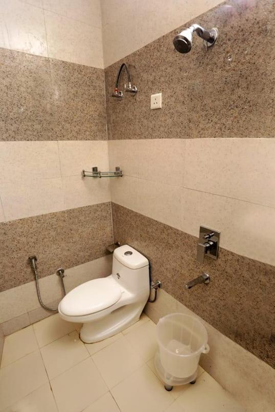 Airport Hotel Edge Home Stay นิวเดลี ภายนอก รูปภาพ