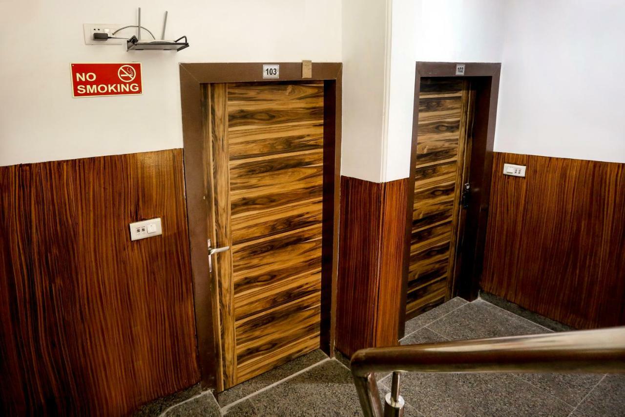 Airport Hotel Edge Home Stay นิวเดลี ภายนอก รูปภาพ