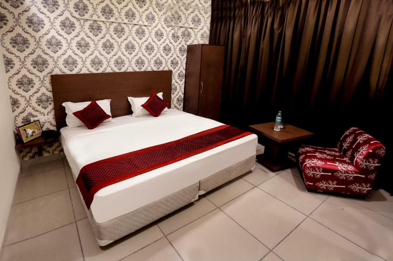 Airport Hotel Edge Home Stay นิวเดลี ภายนอก รูปภาพ