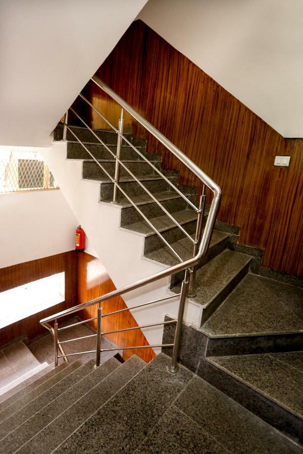 Airport Hotel Edge Home Stay นิวเดลี ภายนอก รูปภาพ