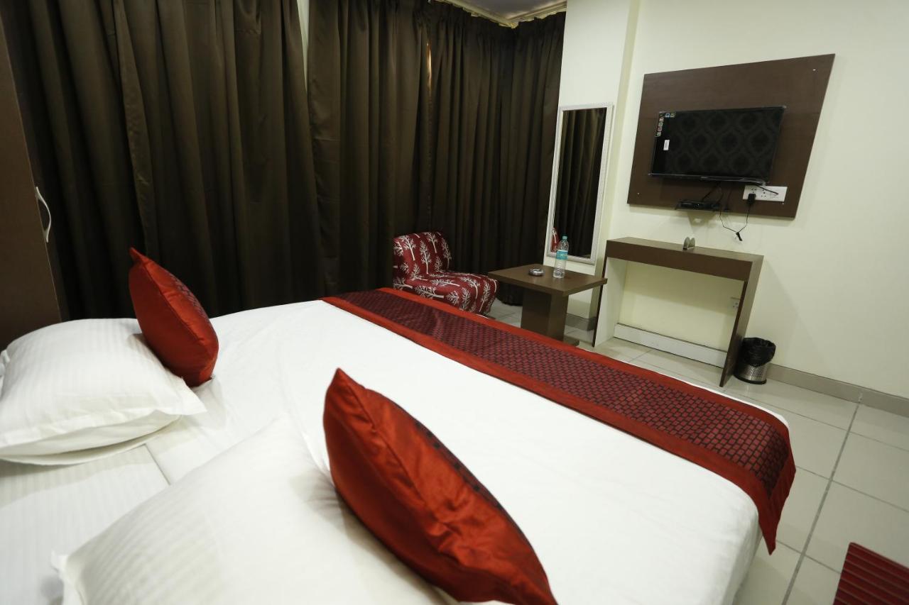 Airport Hotel Edge Home Stay นิวเดลี ภายนอก รูปภาพ