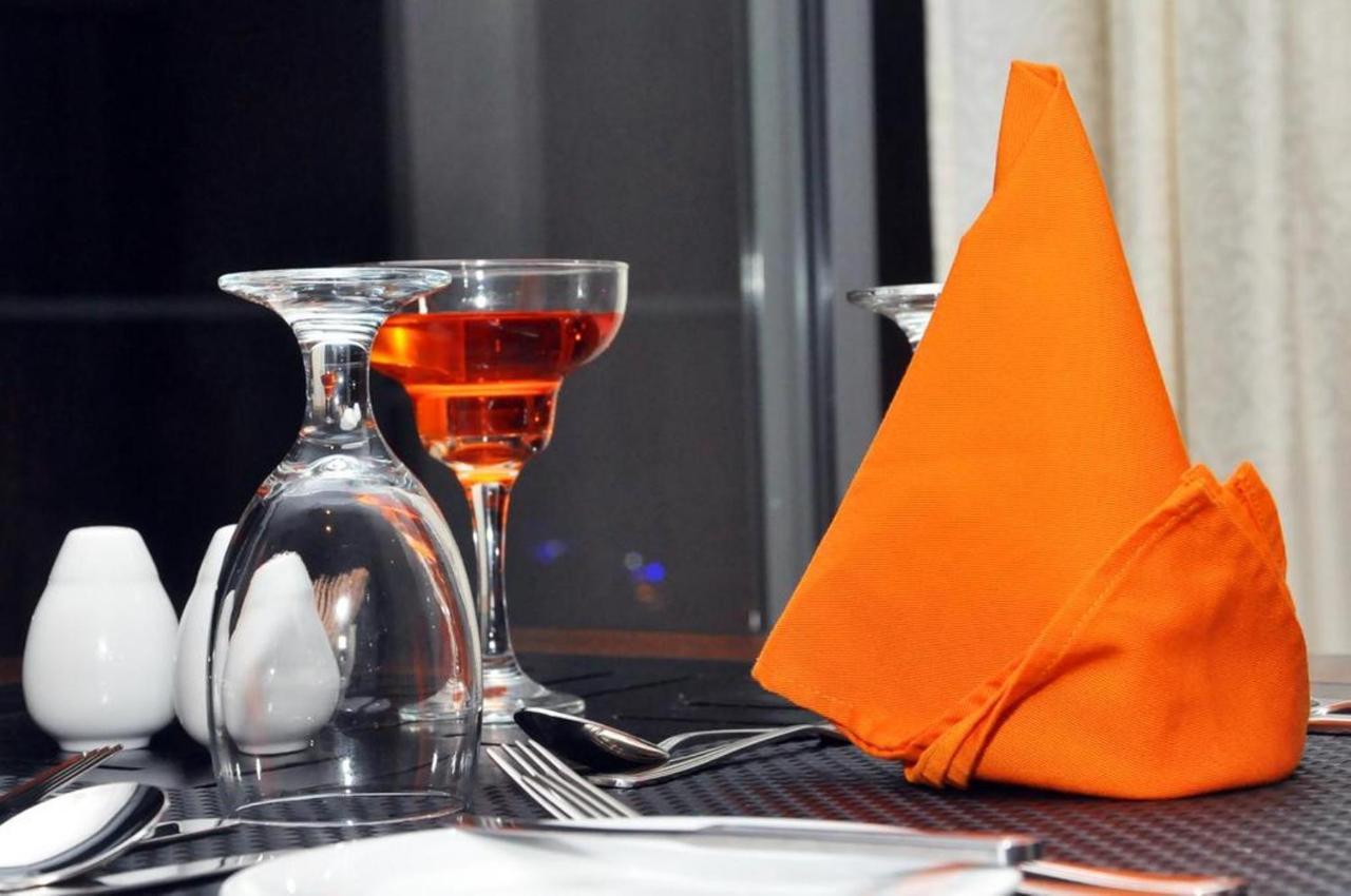 Airport Hotel Edge Home Stay นิวเดลี ภายนอก รูปภาพ