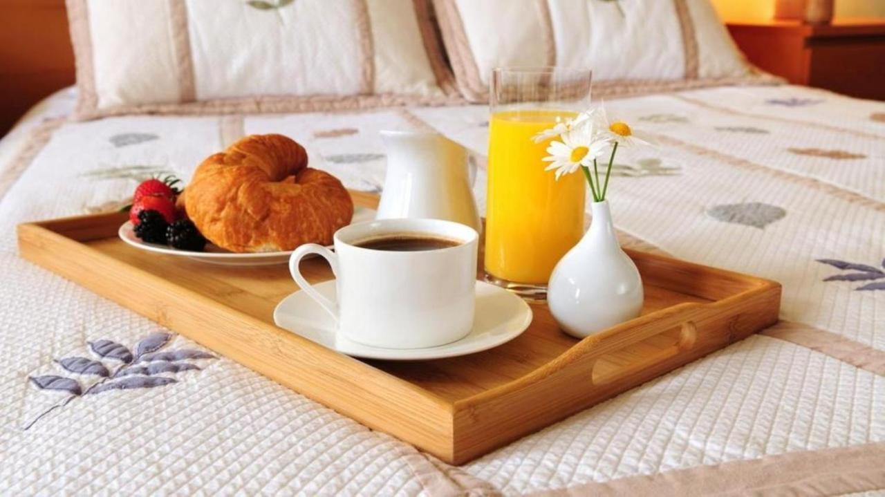 Airport Hotel Edge Home Stay นิวเดลี ภายนอก รูปภาพ
